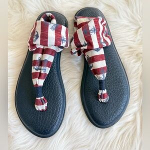 Sanuk yoga mat Sandals with Red & White Striped Fabric